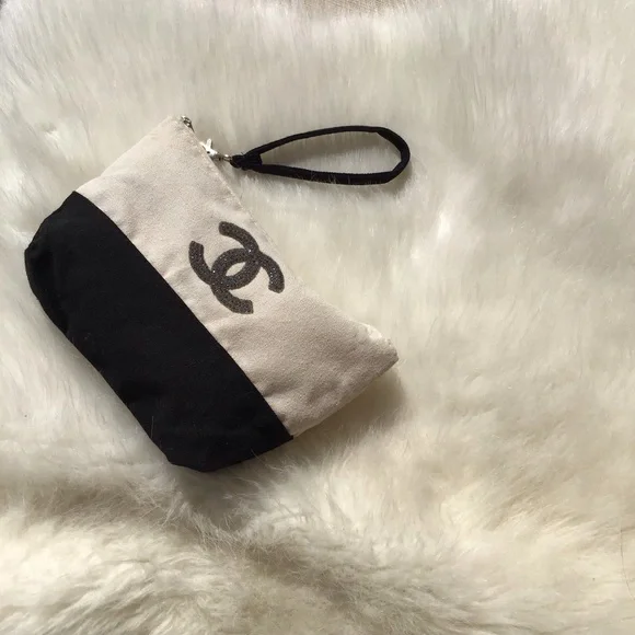 Designer-inspired detachable wristlet lightweight-canvas bag with crystal C logo - Picture 7 of 8